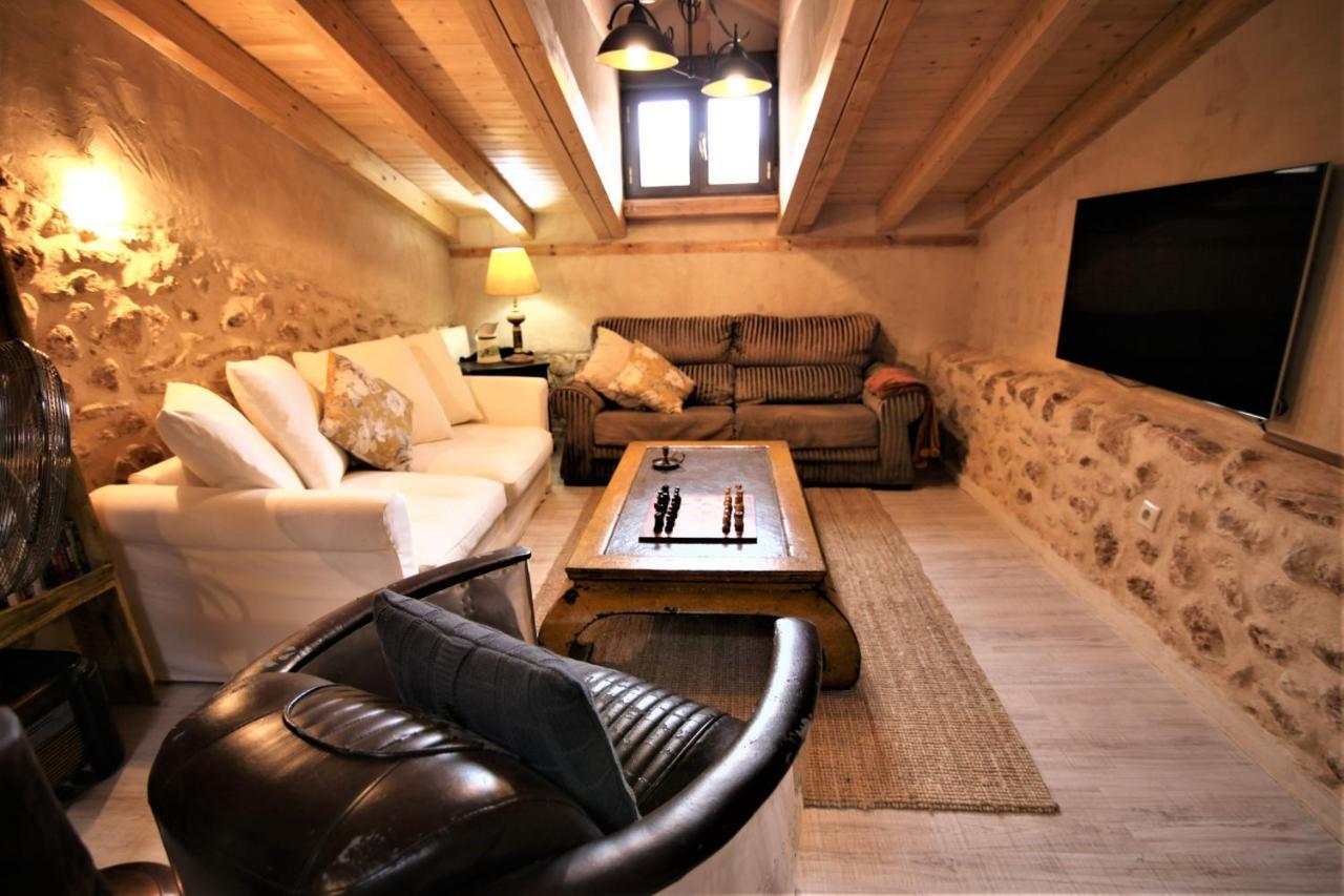 فيلا Wabisabi Townhouse Montejo de la Vega de la Serrezuela المظهر الخارجي الصورة